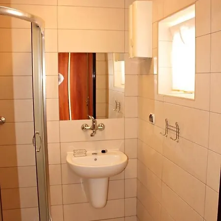 Osrodek Wypoczynkowy Nr 156 *